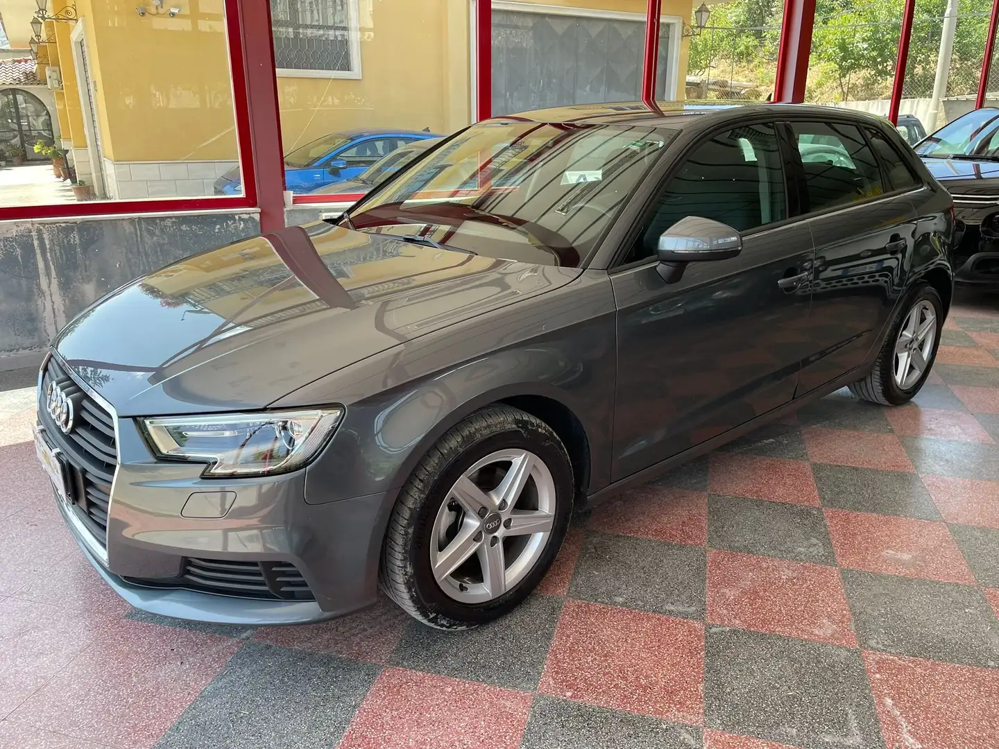 Audi A3 Sportback 1.6 tdi 116cv S-tronic Sport Grigio - 1