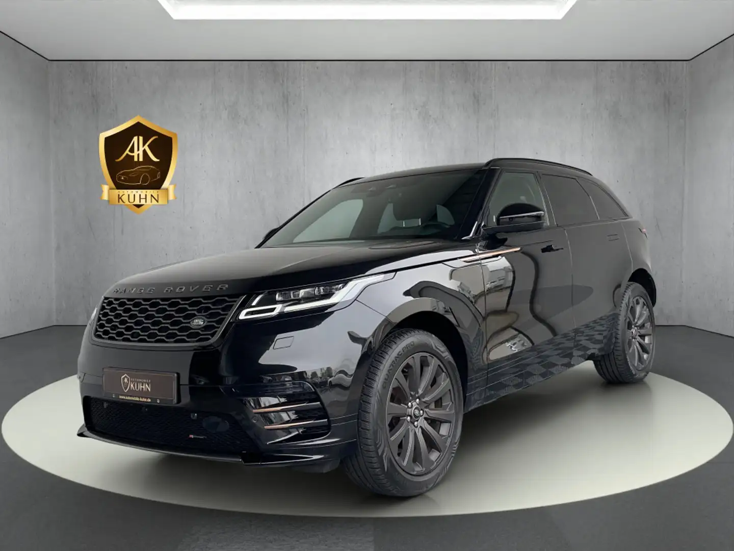 Land Rover Range Rover Velar R-Dynamic SE P250*PANO*LED*1.H Zwart - 1
