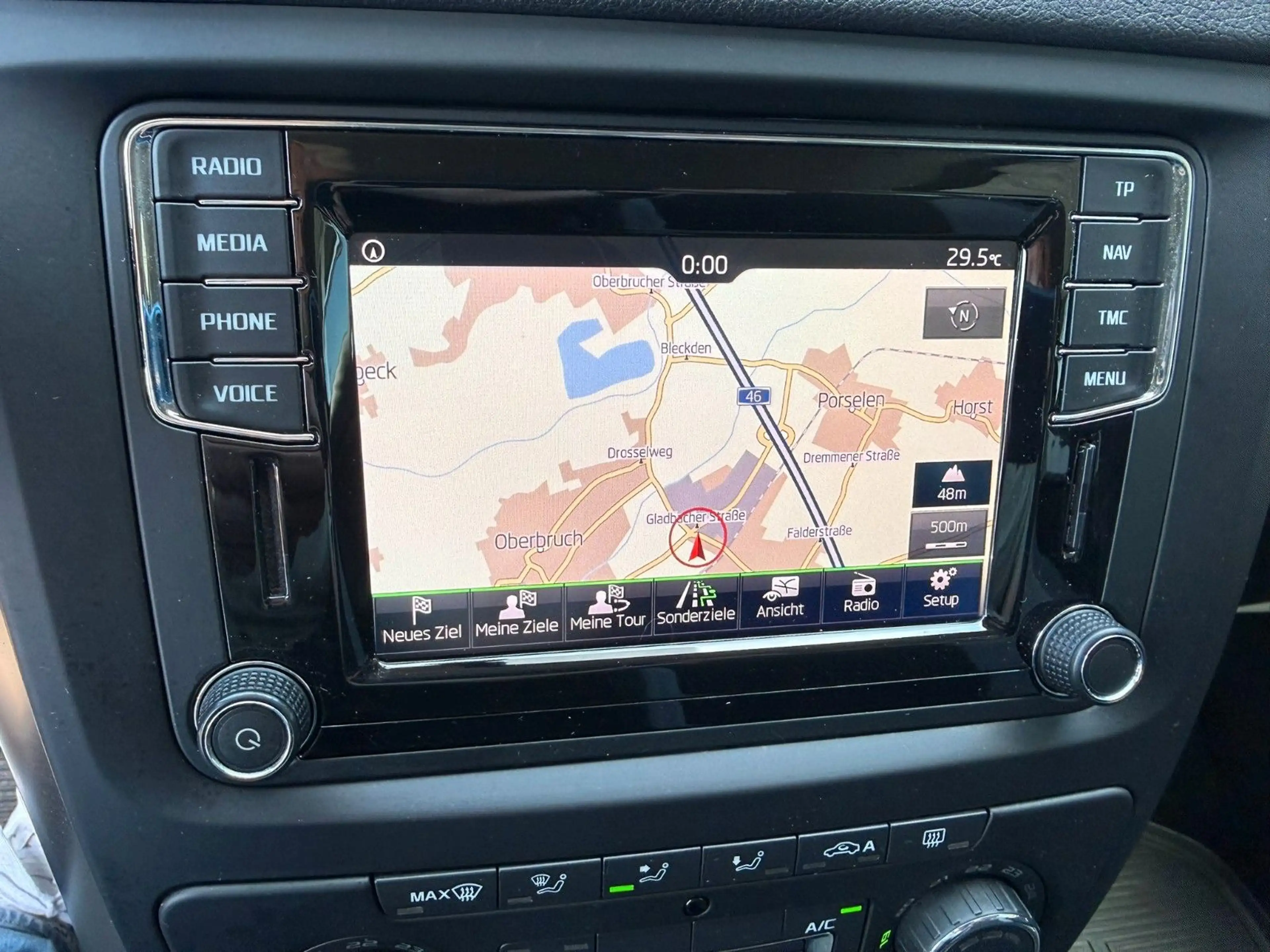 Skoda Yeti Joy — photo 10