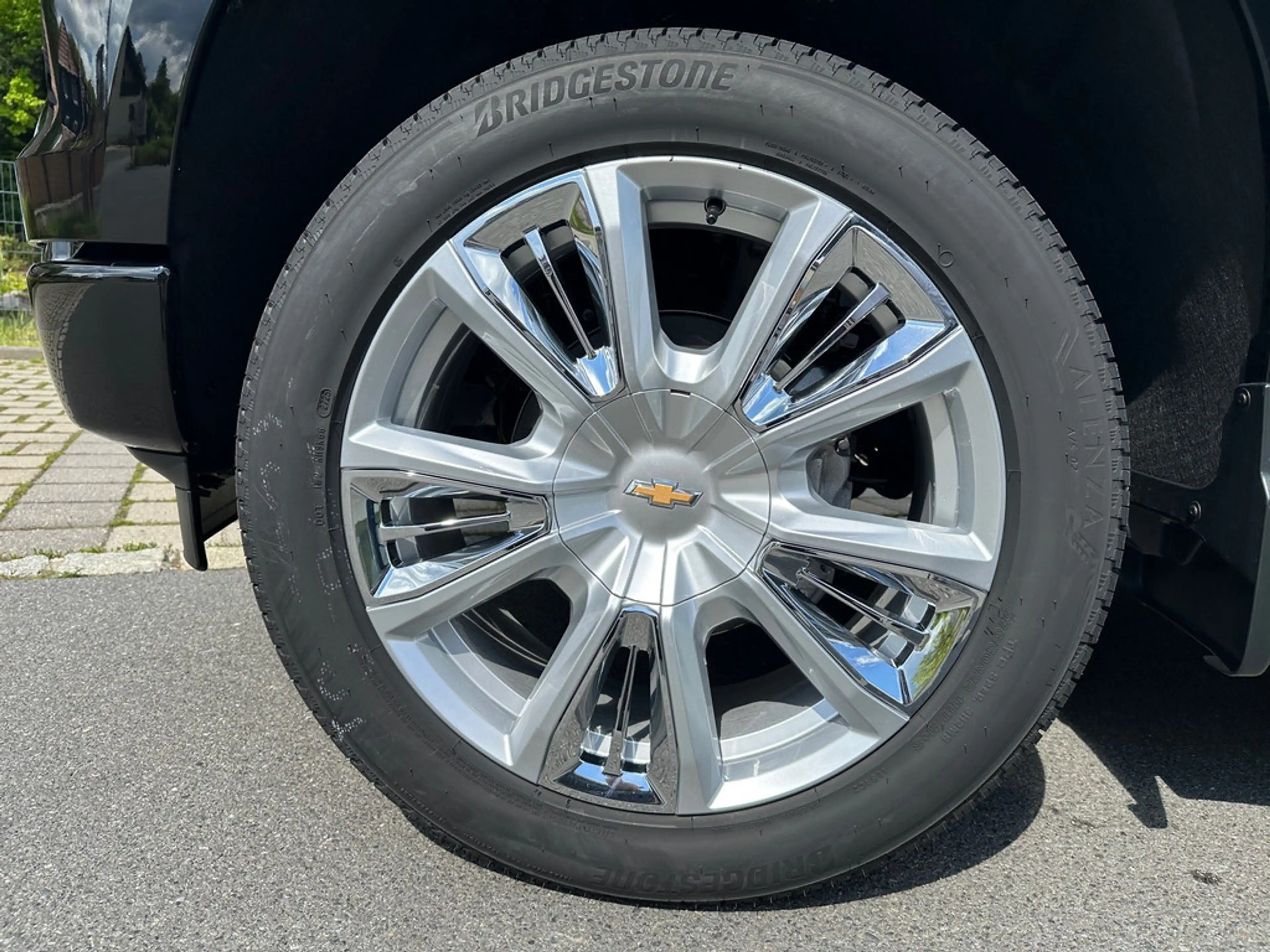 Chevrolet Silverado Crew Cab 4WD High Country 6.2L MY26 — photo 4