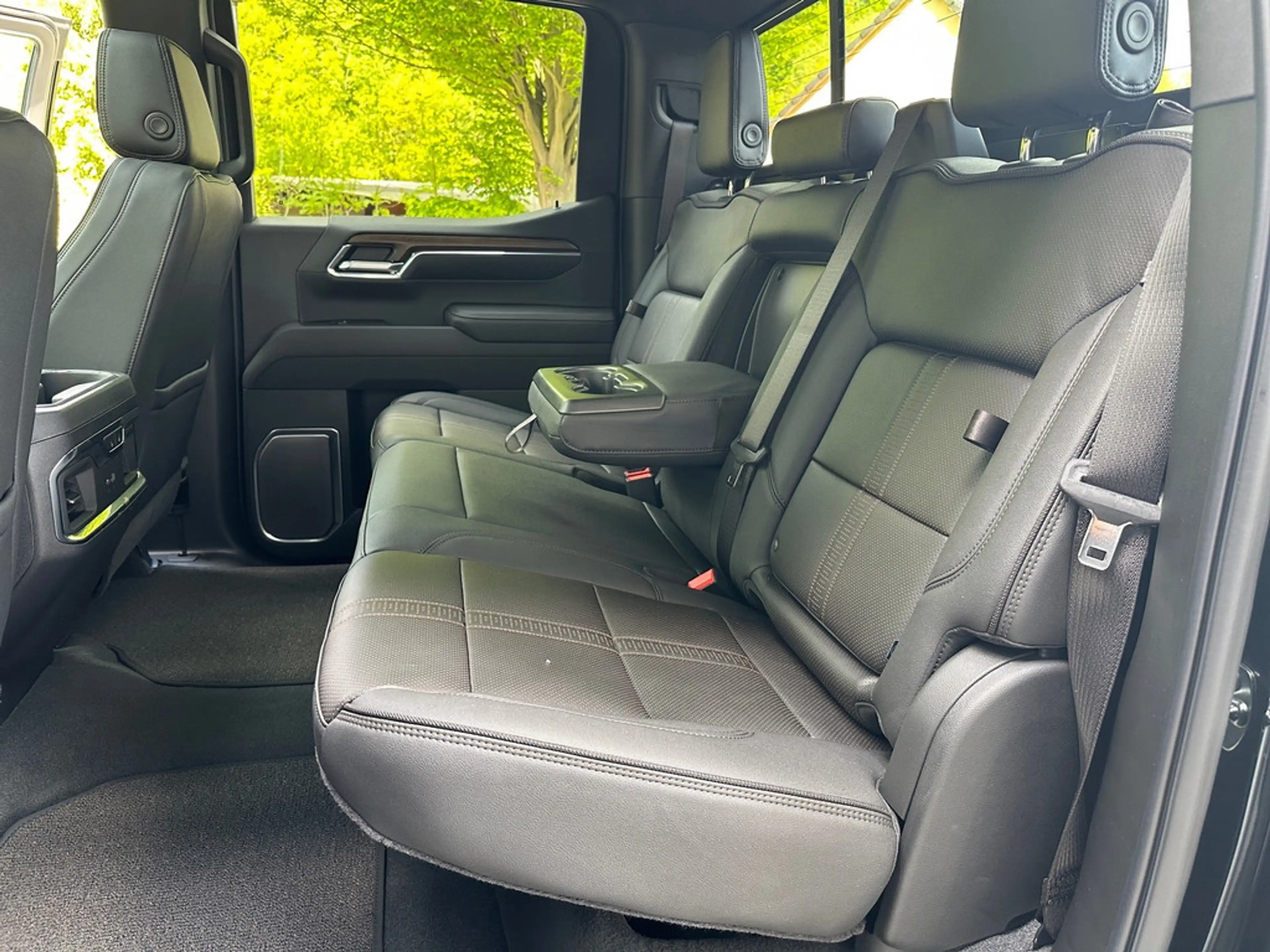 Chevrolet Silverado Crew Cab 4WD High Country 6.2L MY26 — photo 14
