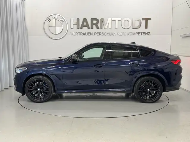 BMW X6 view 3