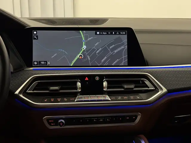 BMW X6 view 13