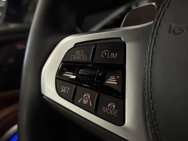 BMW X6 view 11