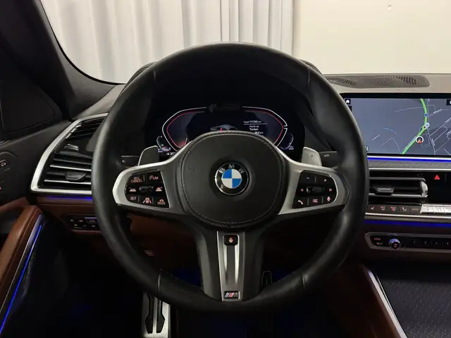 BMW X6 view 10