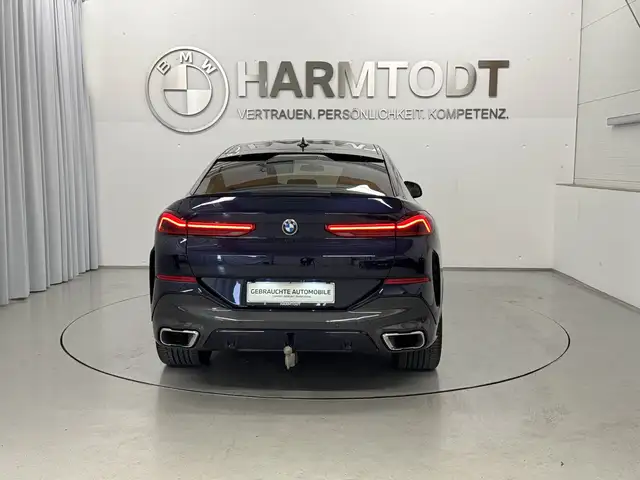 BMW X6 view 4