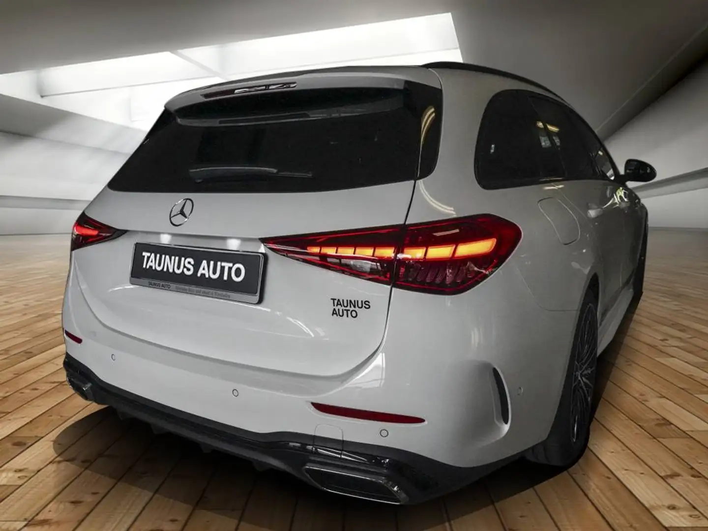 Mercedes-Benz C 220 d T-AMG-NIGHT-MEMORY-PANO-AHK-UVP 69.200,- White - 2