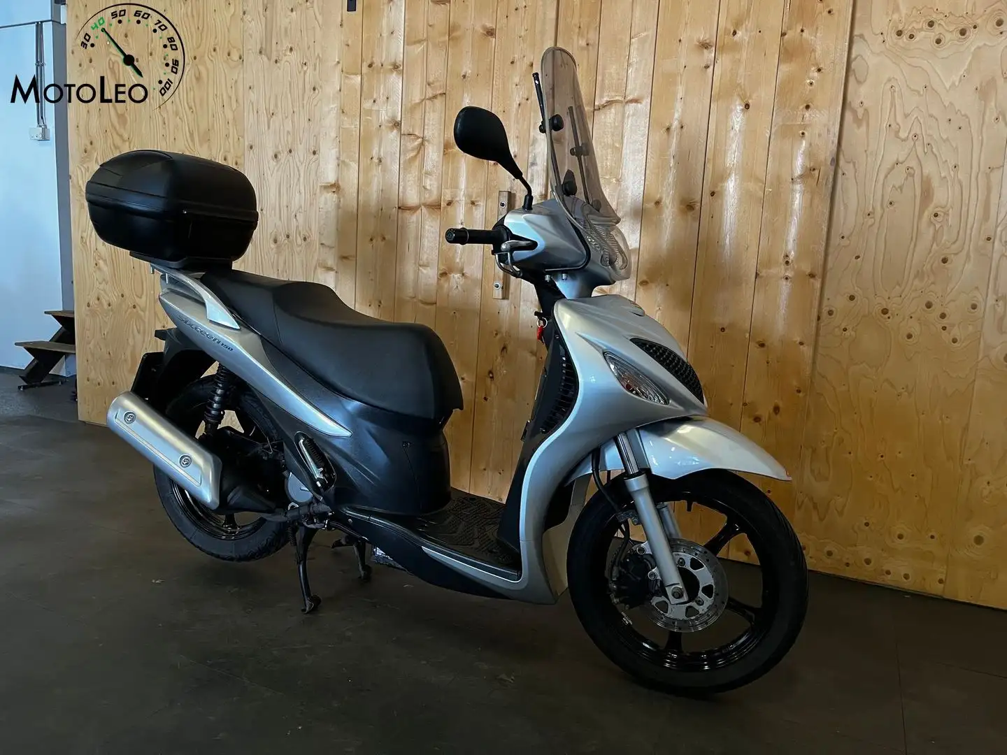 Suzuki Sixteen 150 - 2