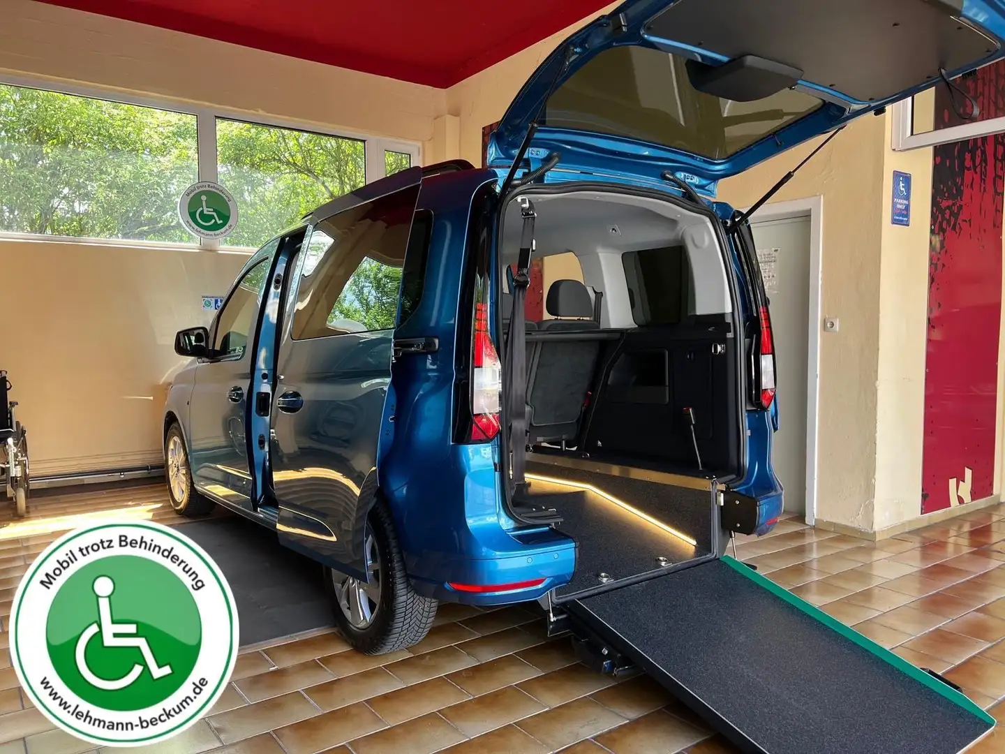 Volkswagen Caddy 2.0 TDI Autom Rollstuhlrampe Nav LED Alu Allwetter Blau - 1