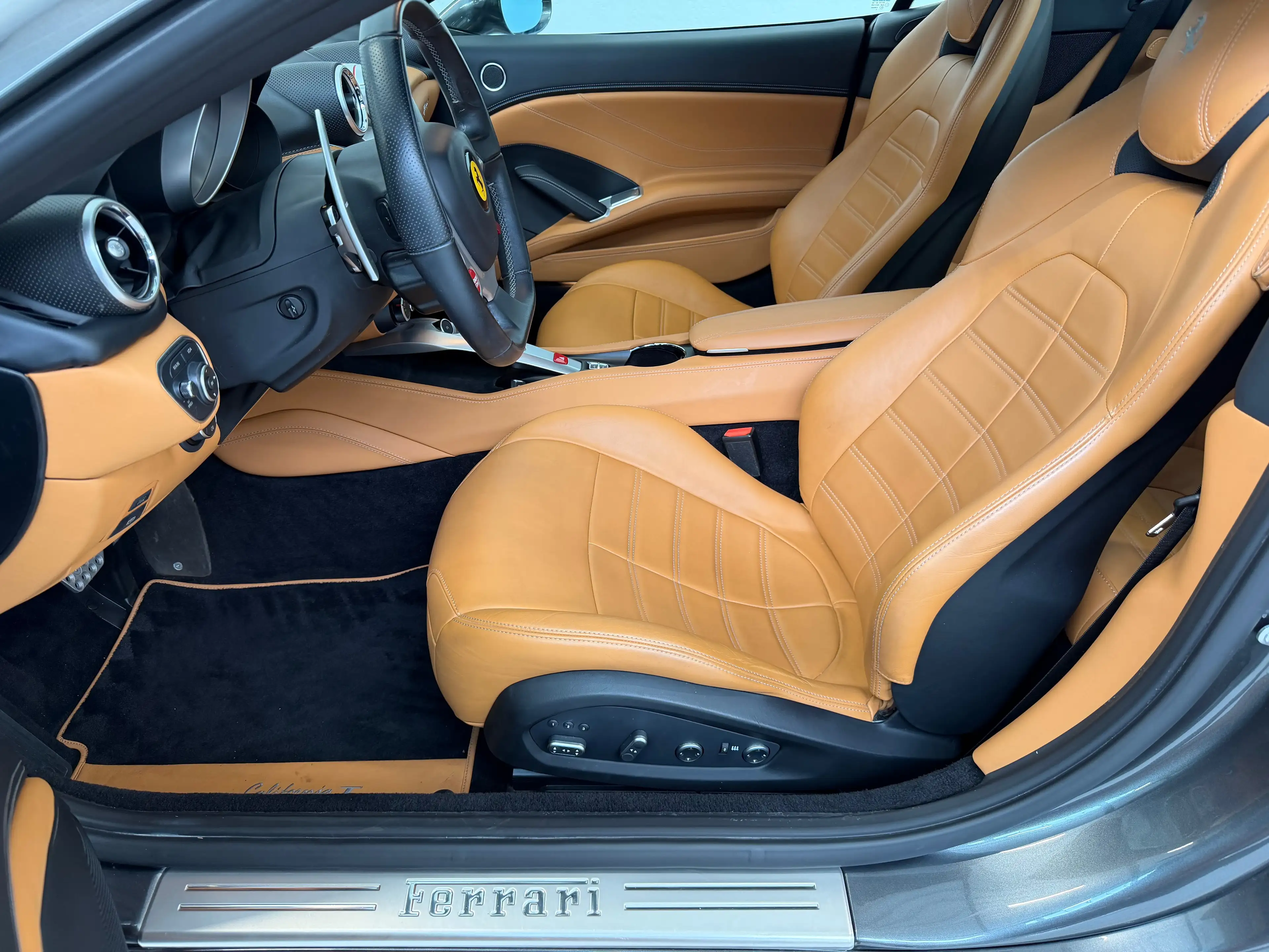 Ferrari California California T *BE auto* — photo 13