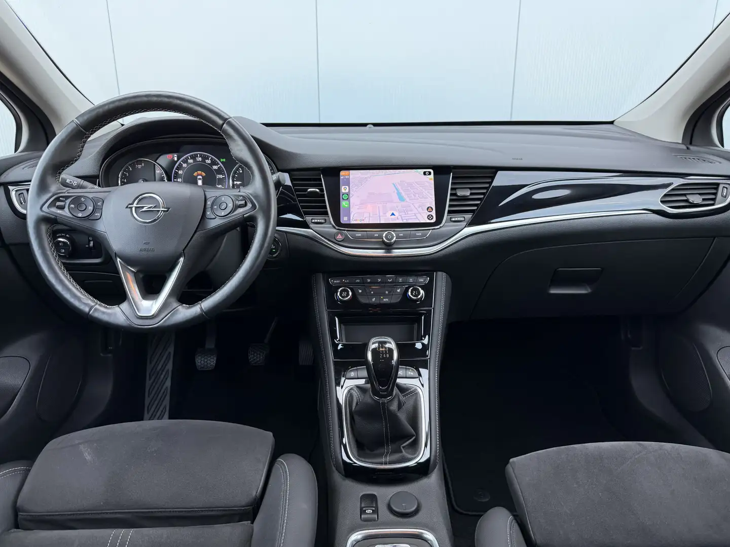Opel Astra Sports Tourer 1.2 Ultimate Carplay/Trekhaak/Camera Zwart - 2