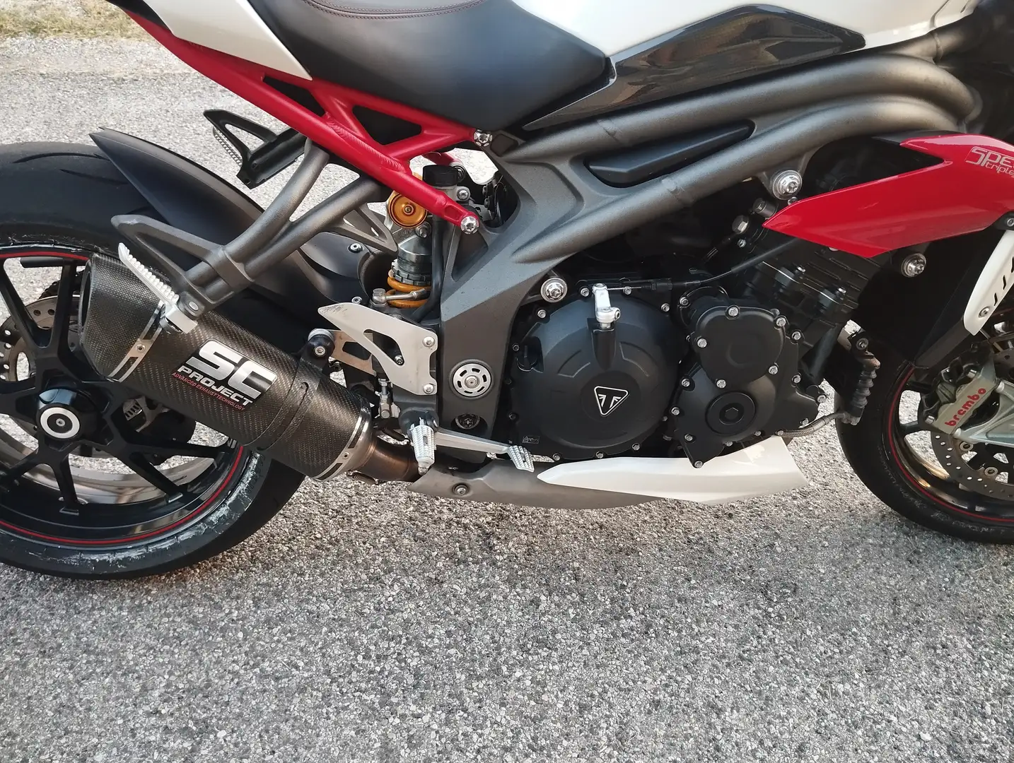 Triumph Speed Triple R 1050 R Alb - 1