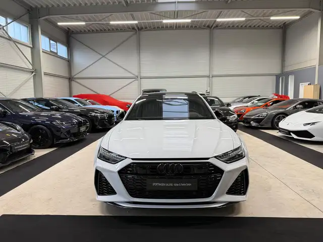 Audi RS6 view 3
