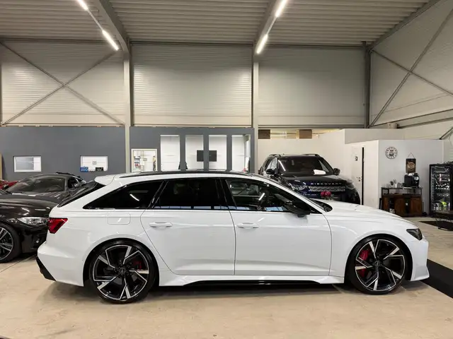 Audi RS6 view 6