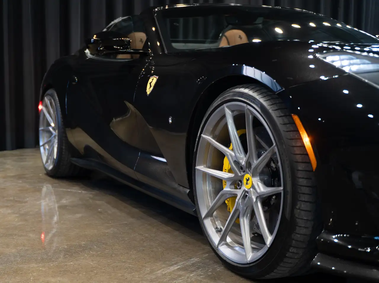Ferrari 812 снимка Ferrari 812