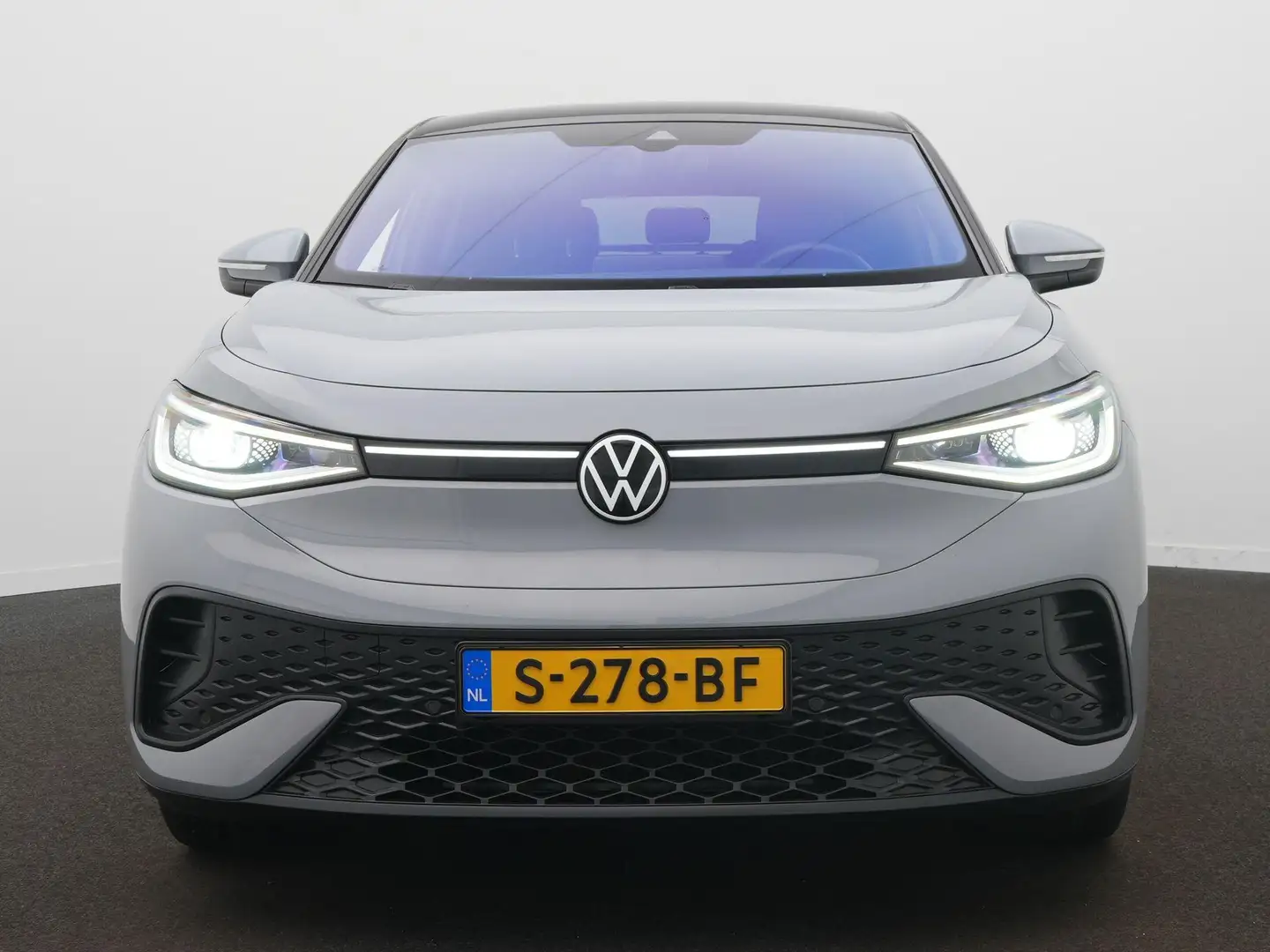 Volkswagen ID.5 Pro 77 kWh Trekhaak - Warmtepomp - Navigatie - Cam Gris - 2