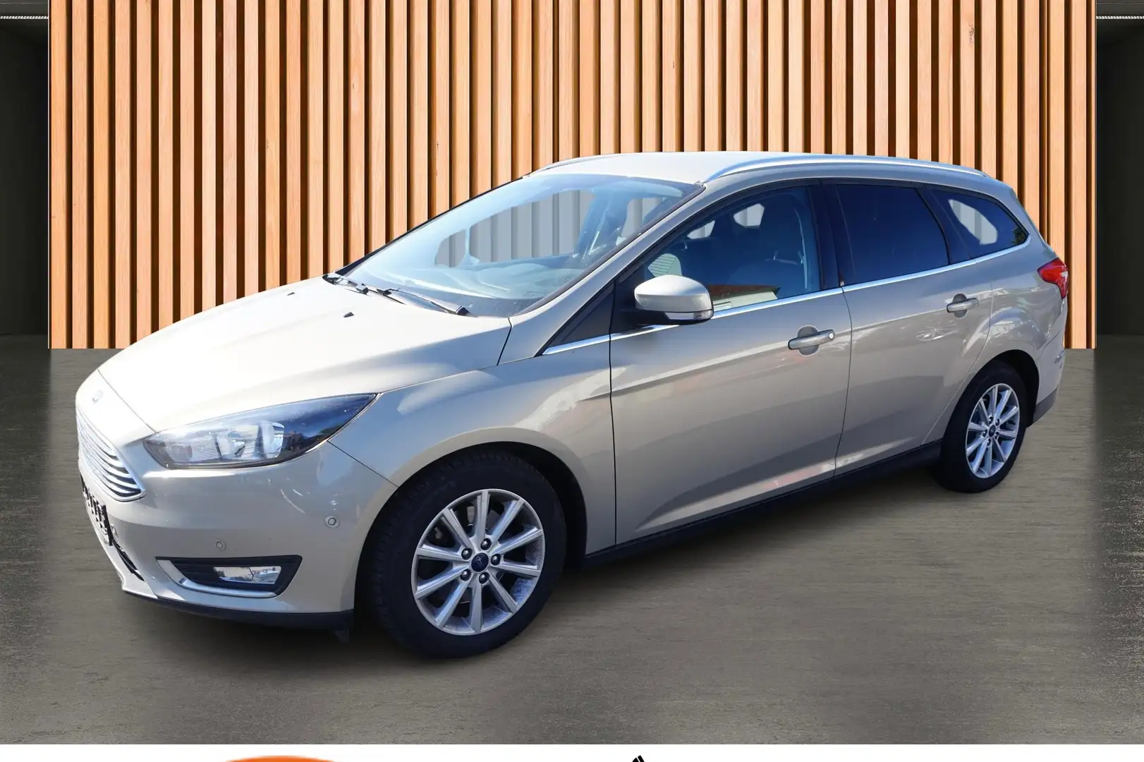 Ford Focus Turnier 1.5 EcoBoost Titanium*Navi* Gris - 1