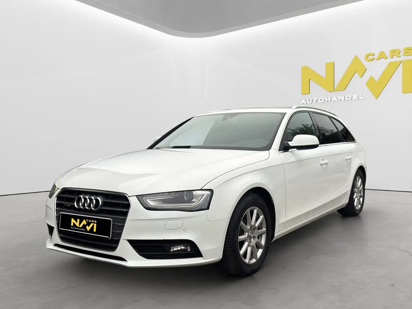 Audi A4 Attraction quattro Weiß - 1