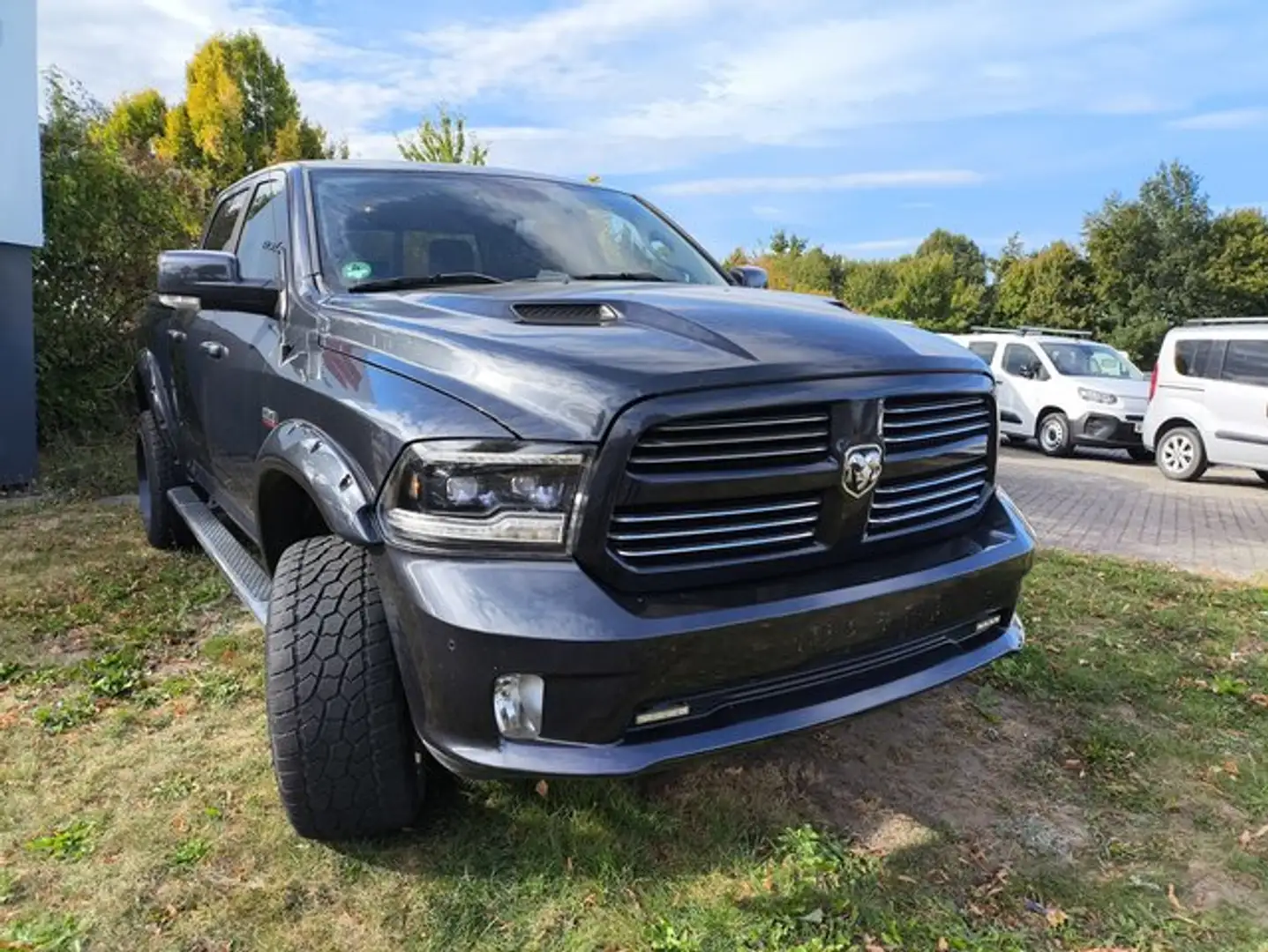 Dodge RAM 1500 SPORT Schwarz - 1