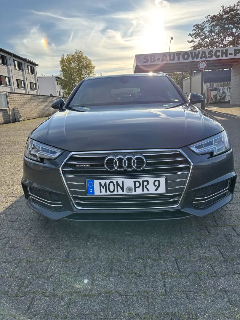 Audi A4 Quattro 3.0 TDI Tiptronic - 3xS-Line, Matrix, STHZ Grau - 1