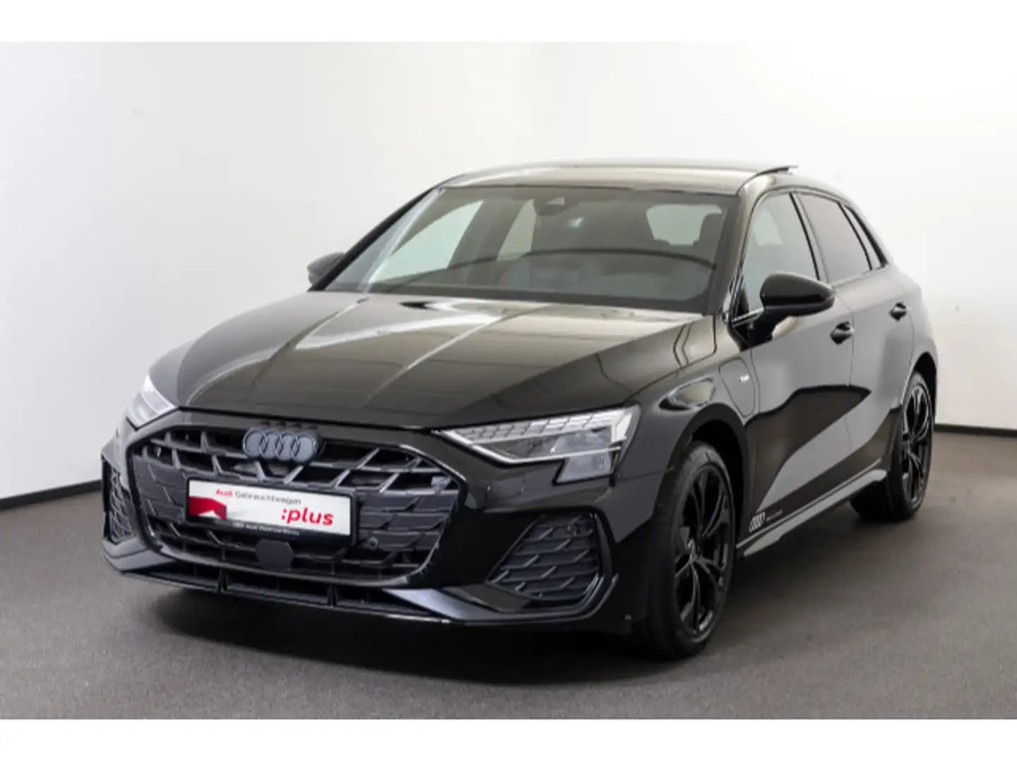 Audi A3 S line 45 TFSI e S tr. Schwarz - 2