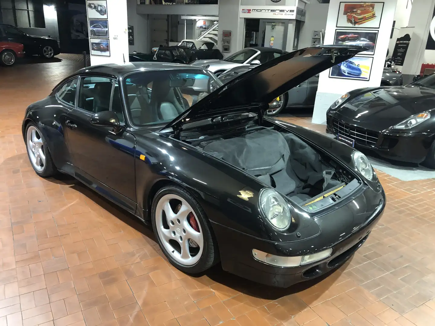 Porsche 993 911 Coupe 3.6 Carrera 4 Giubileo - 2
