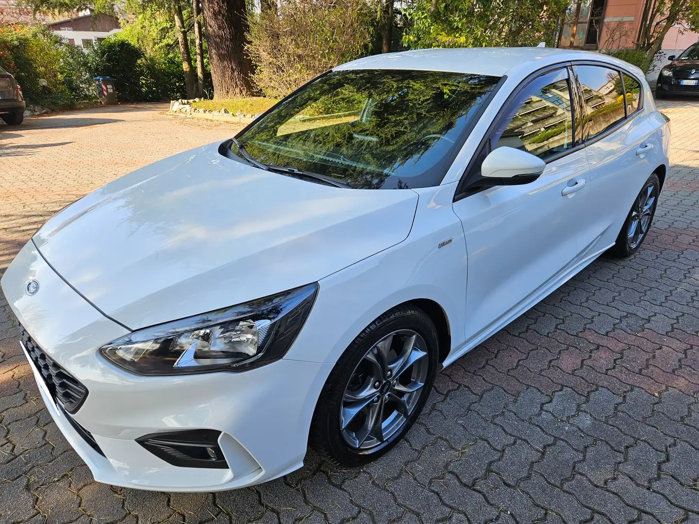Ford Focus Focus 1.0 ecoboost ST-Line Co-pilot s Weiß - 1