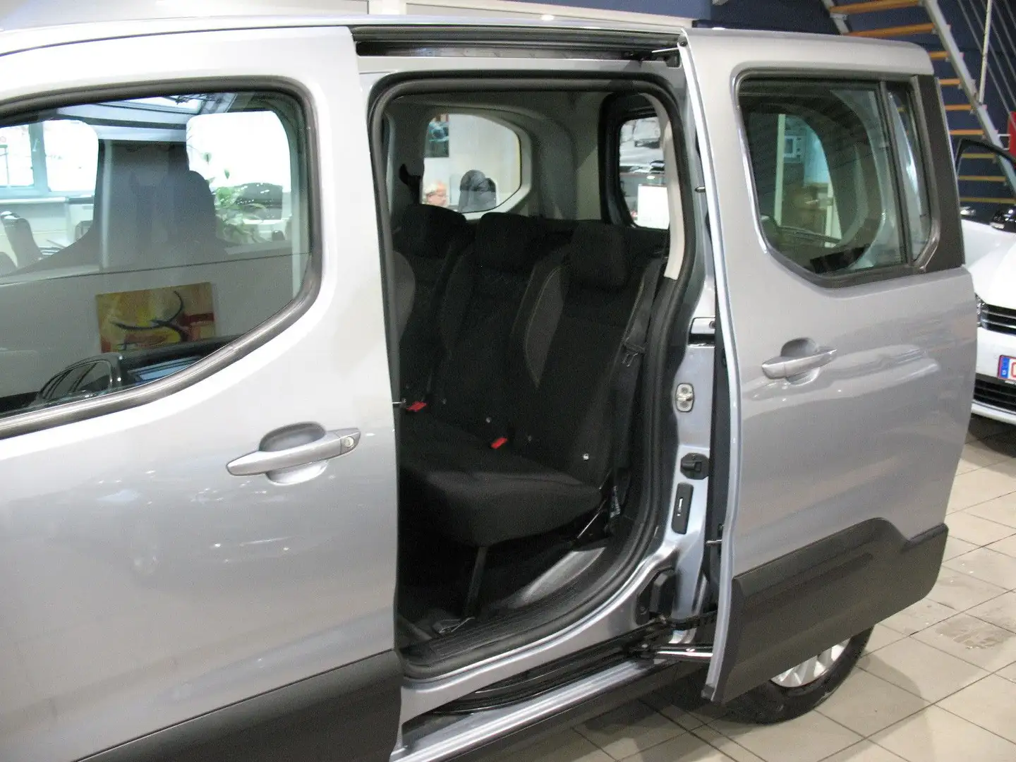 Peugeot Rifter PureTech 110 L1 Active Pack *KLIMA* Gris - 2