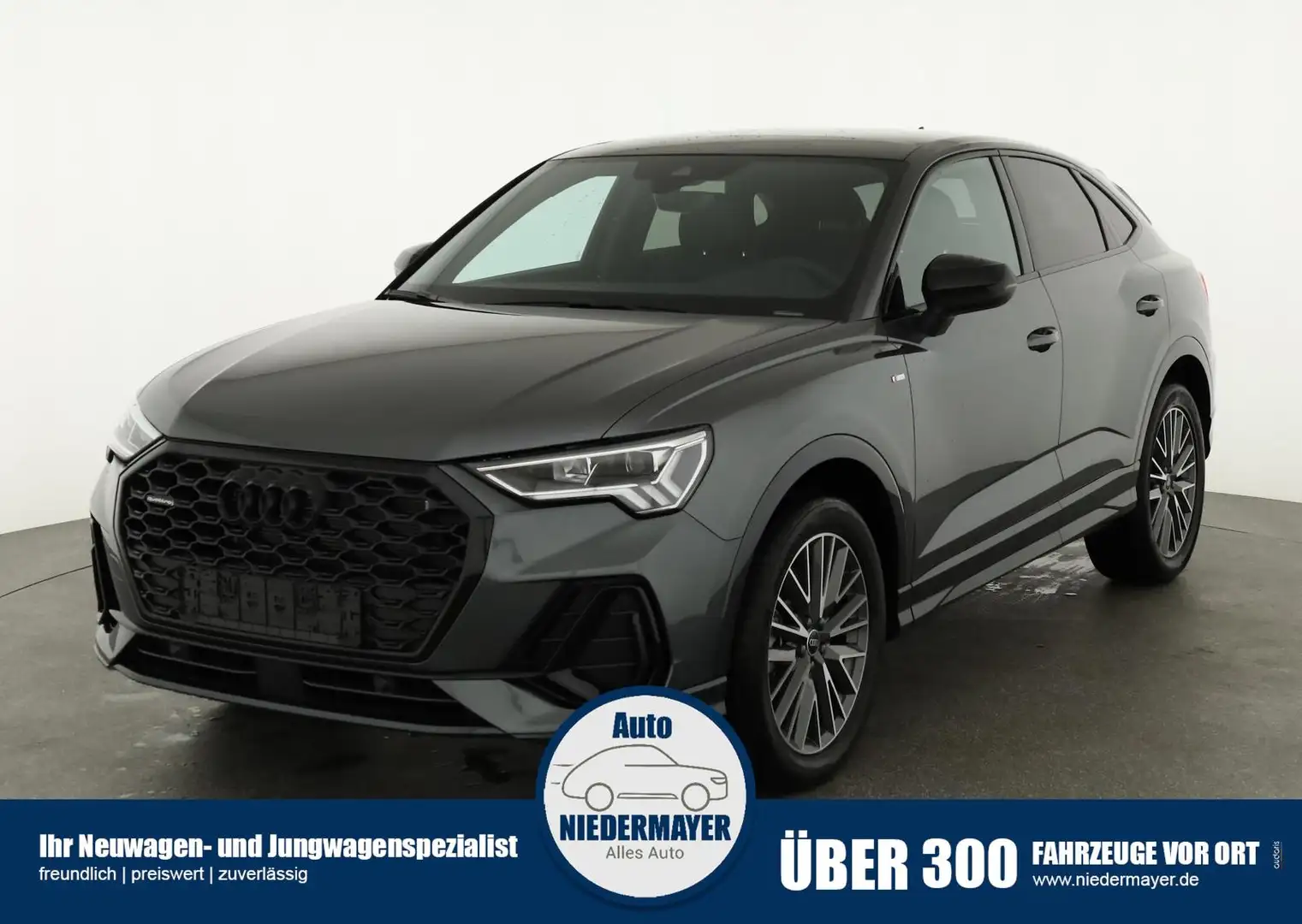 Audi Q3 Sportback 45 TFSI qu S-LINE, Pano, AHK, 19-Zoll, O Grau - 1