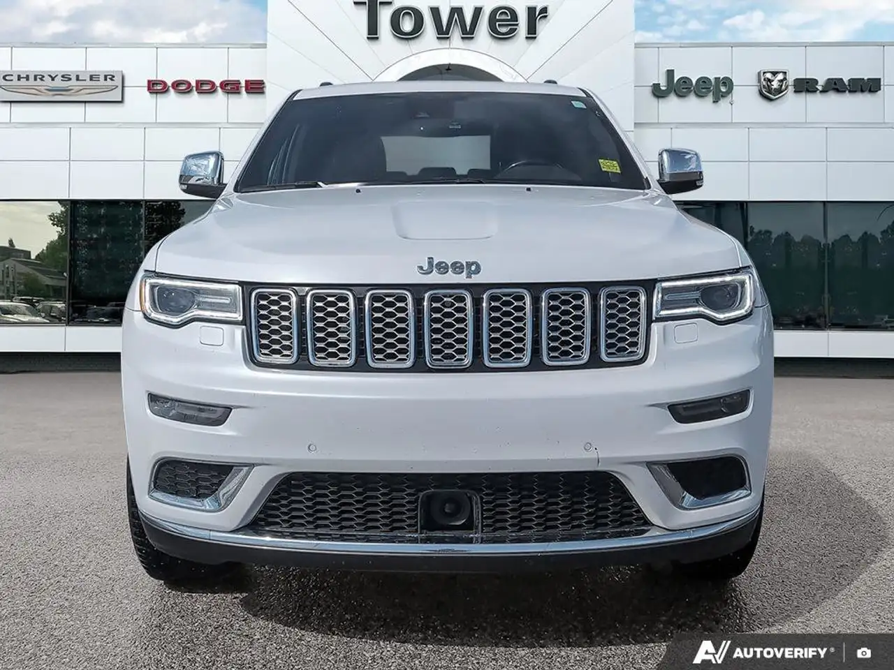 Jeep Grand Cherokee снимка Jeep Grand Cherokee