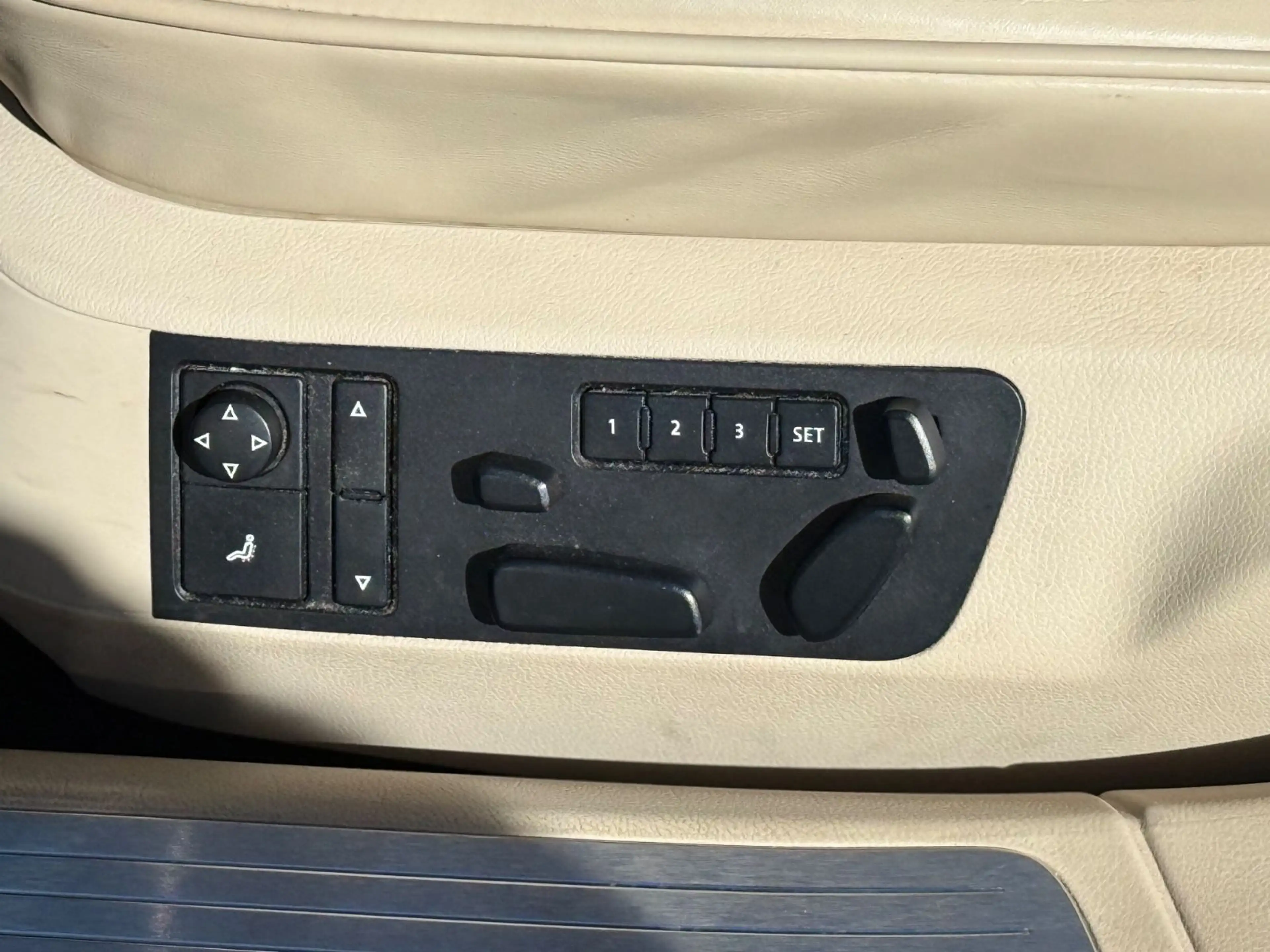 Volkswagen Phaeton / 4Motion /  Schiebedach / DYNAUDIO — photo 11