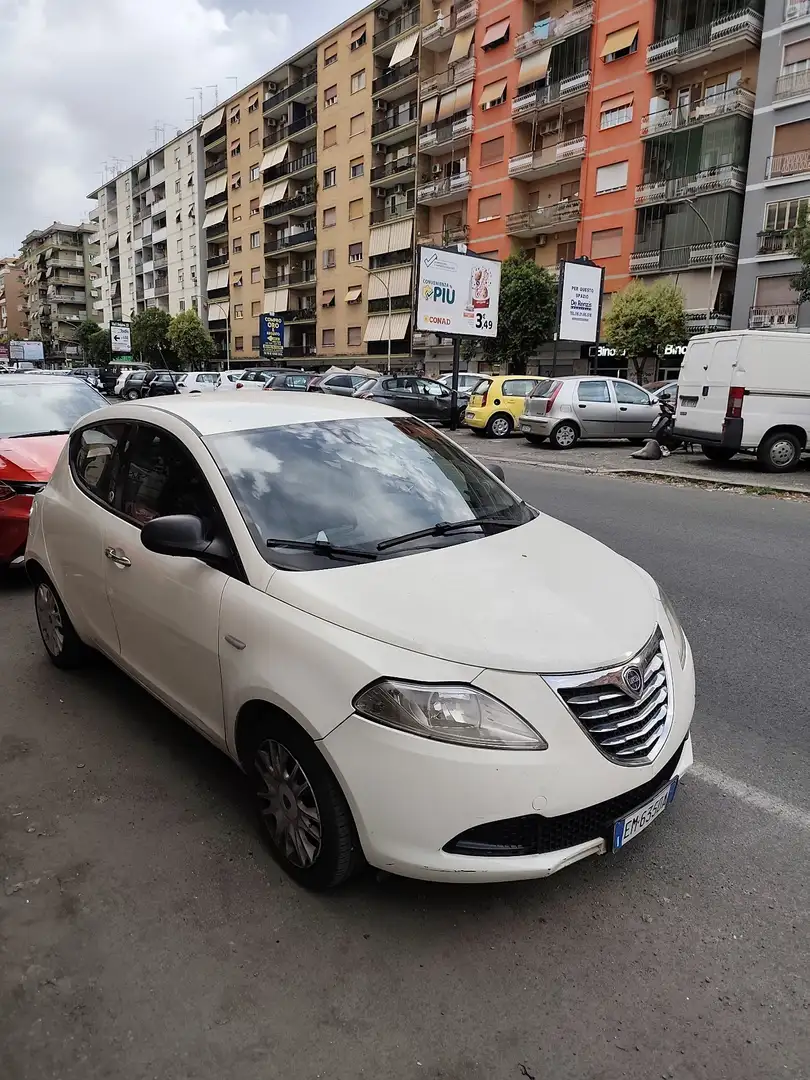 Lancia Ypsilon - 1
