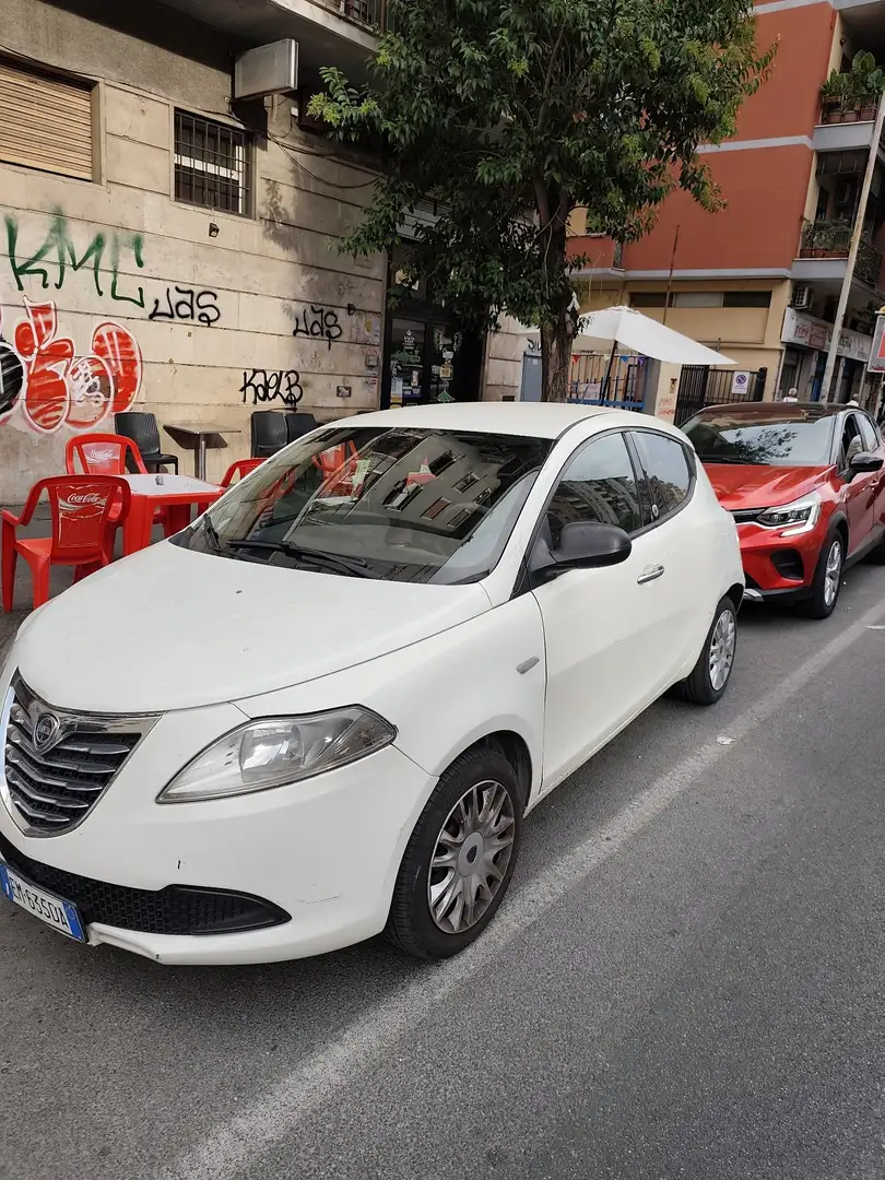 Lancia Ypsilon - 2
