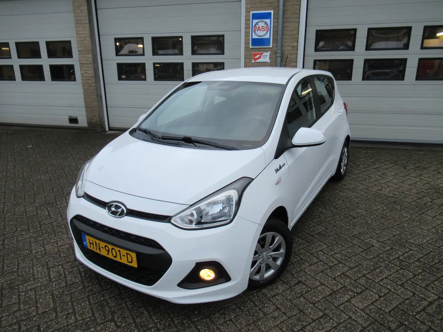 Hyundai i10 1.0i i-Motion Comfort Blanc - 1