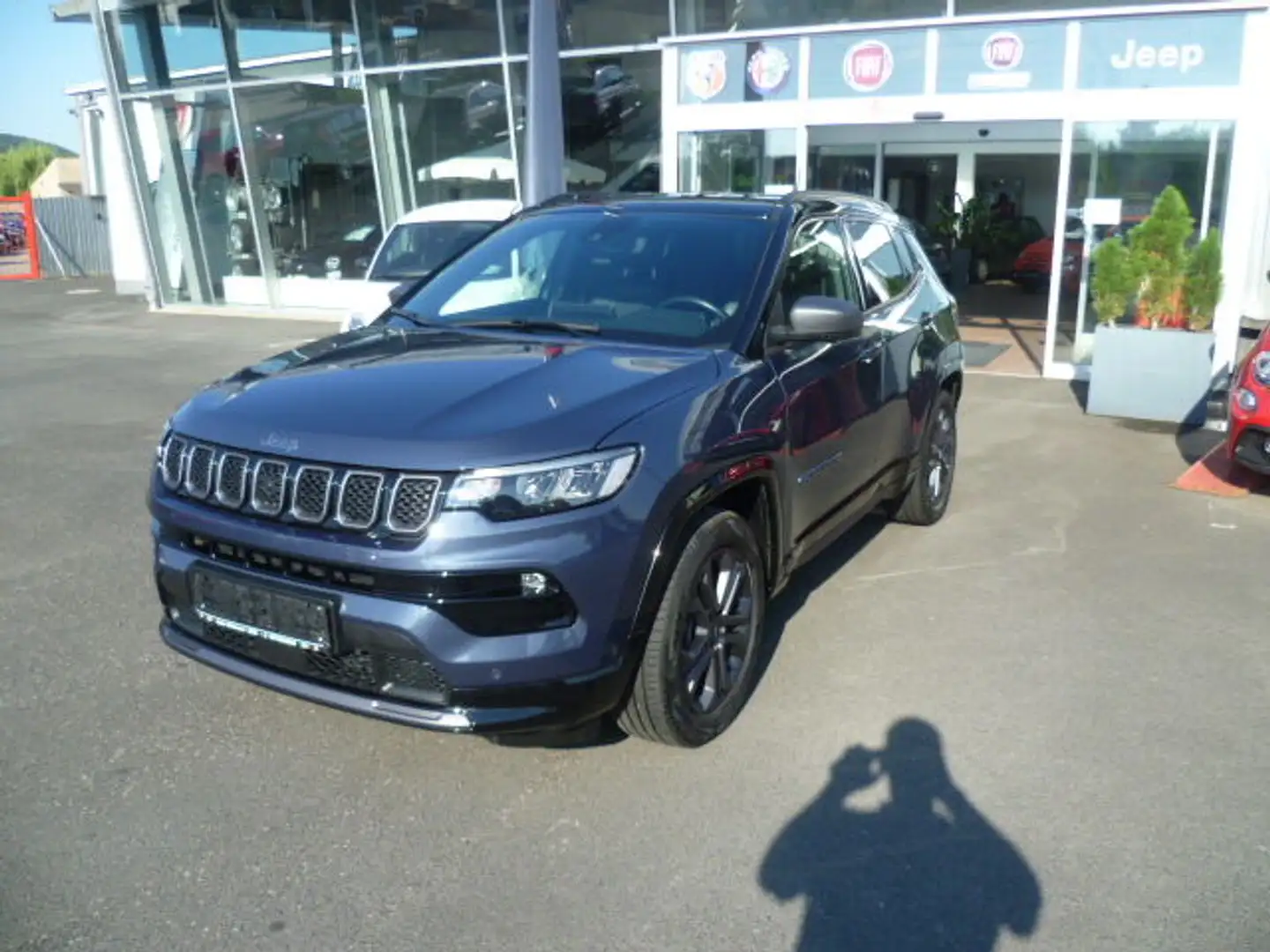 Jeep Compass Plug-In Hybrid 4xe Blau - 1