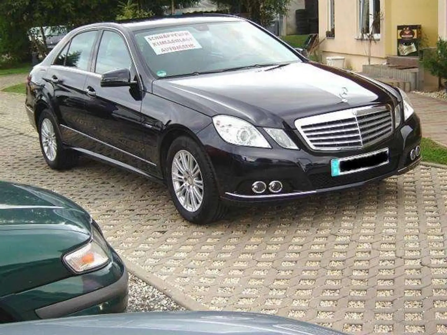 Mercedes-Benz E 350 CGI BlueEFFICIENCY 7G-TRONIC Elegance Blau - 1