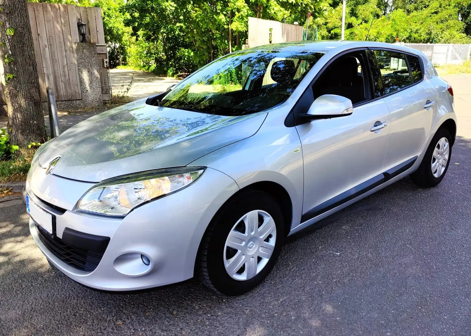 Renault Megane 1.6i 16V Dynamique Limousine Argent - 1