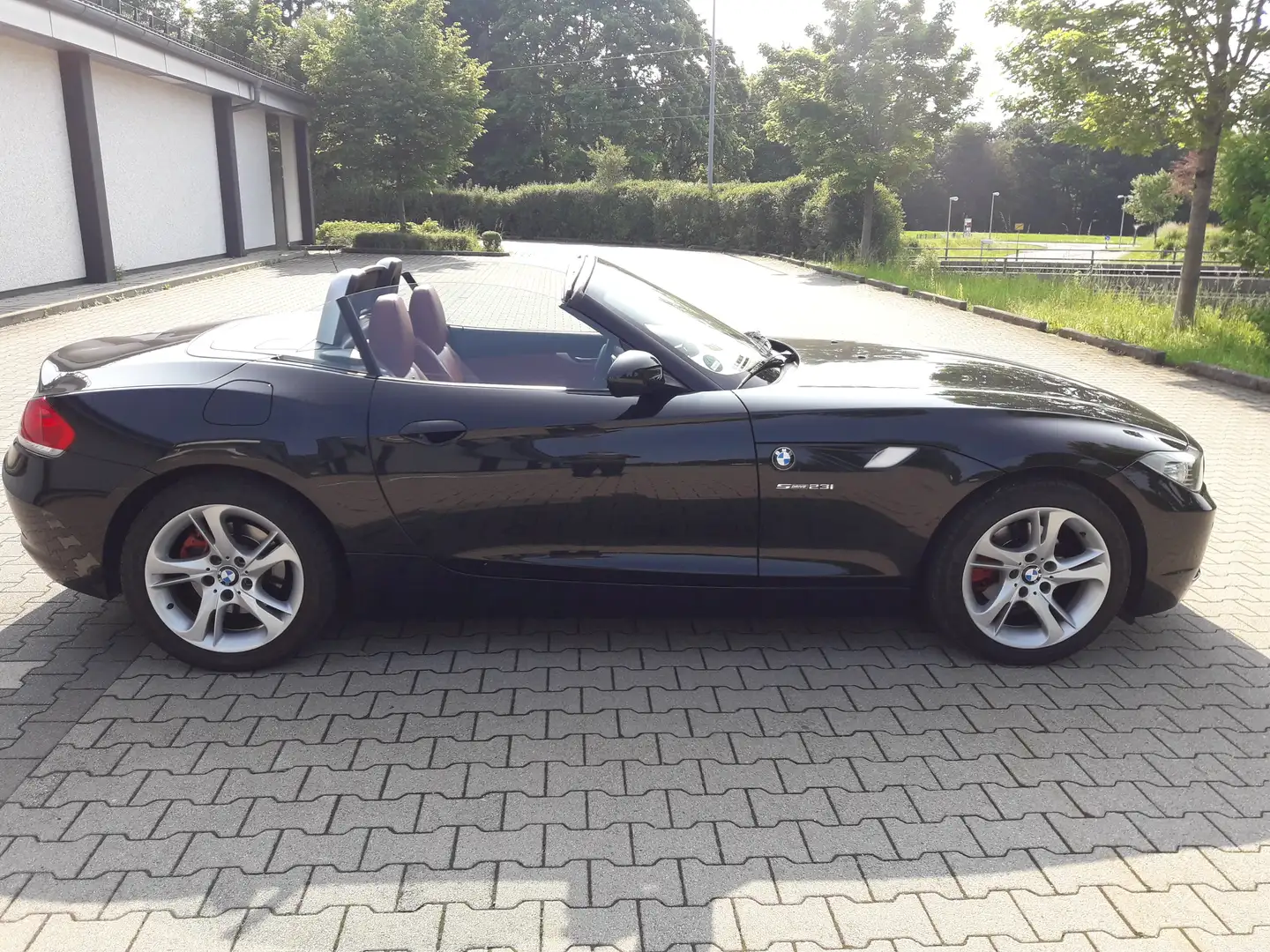 BMW Z4 Z4 sDrive23i Aut. Schwarz - 2
