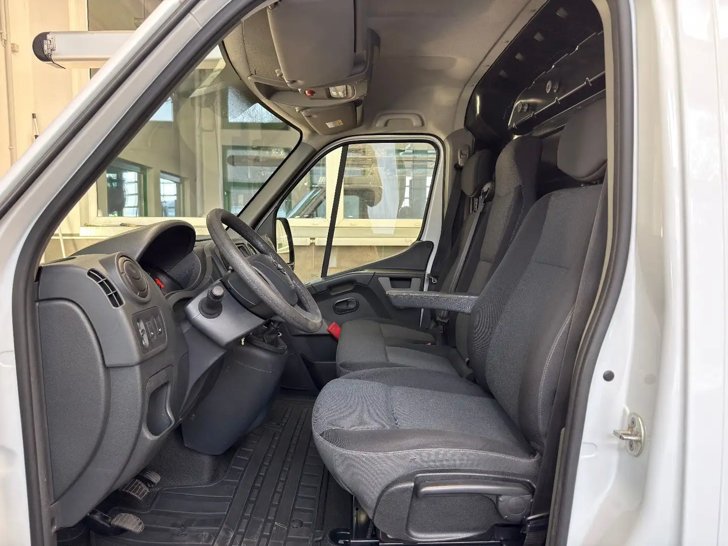 Nissan NV400 L1H1 2,8t AHK RFK KLIMA REGALE DACHTRÄGER Weiß - 2