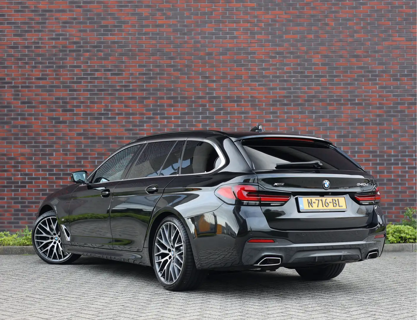 BMW 540 5-serie Touring 540d xDrive High Executive *M-Spor Negro - 2