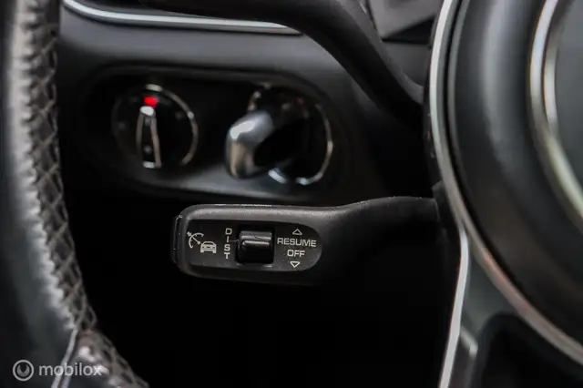 Porsche Macan view 12