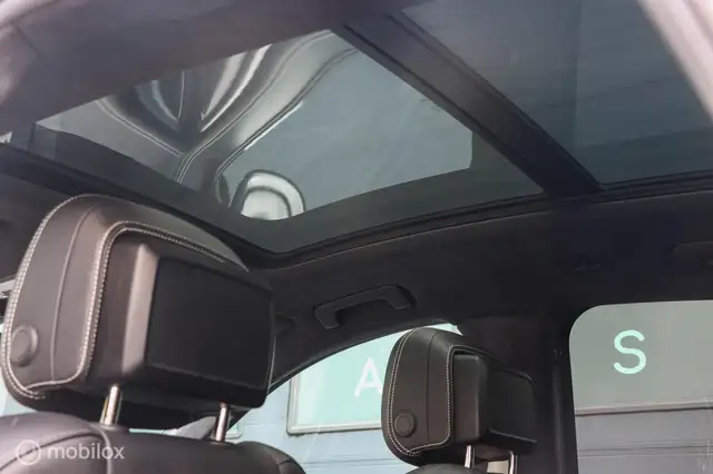 Porsche Macan view 11