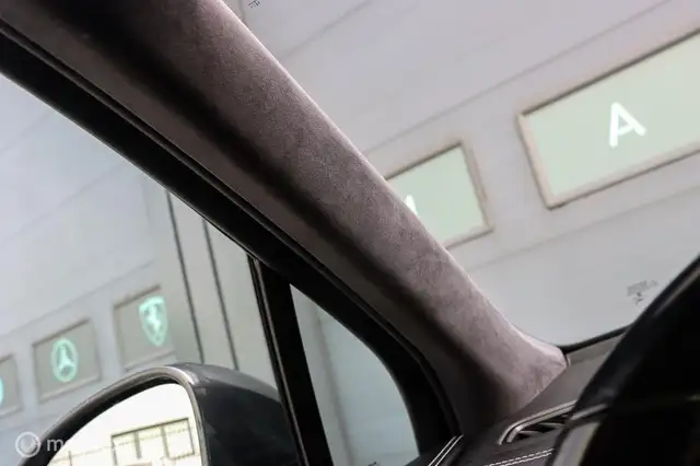 Porsche Macan view 15