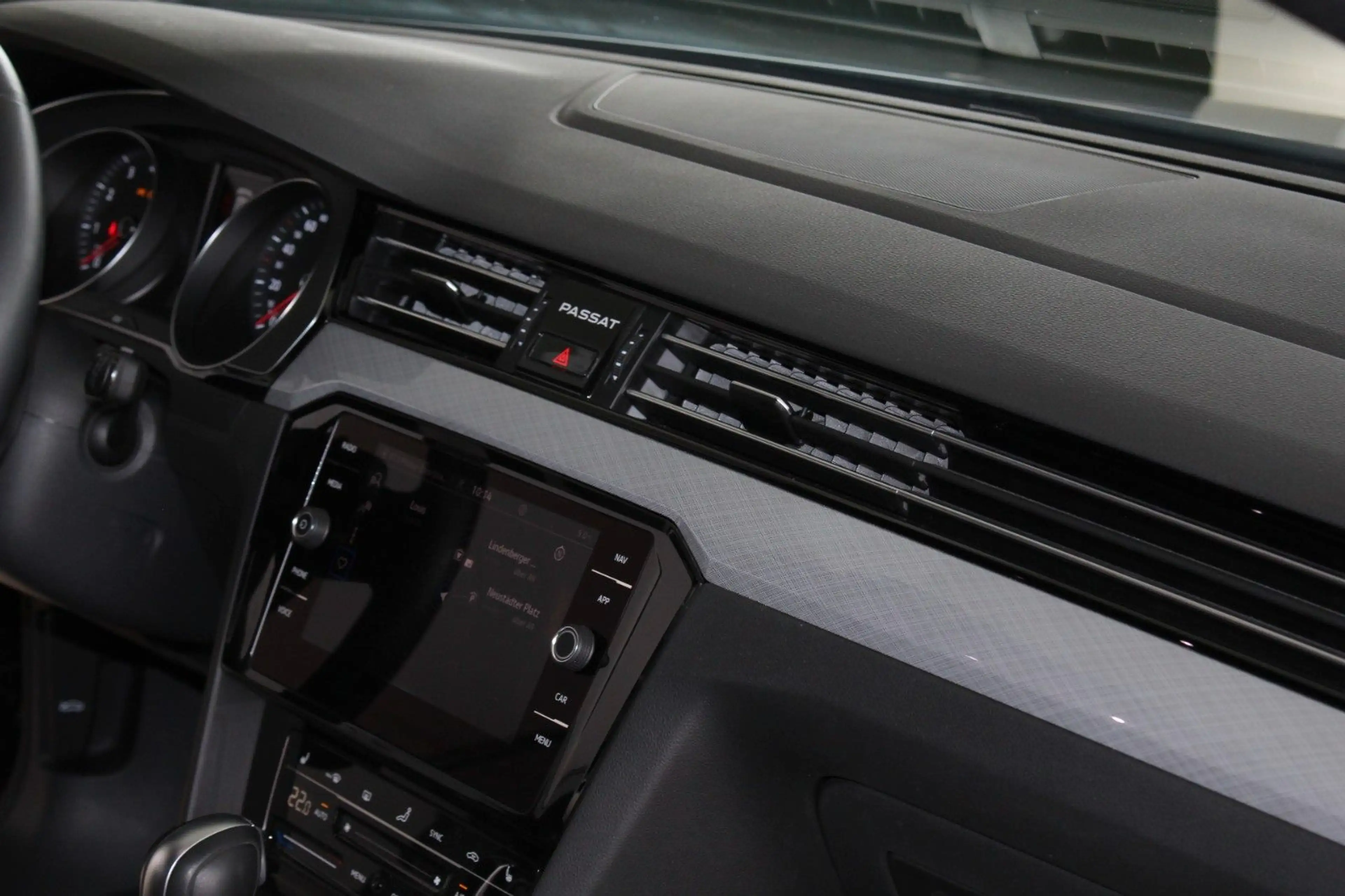Volkswagen Passat Variant Business Aut. Navi LED — photo 15