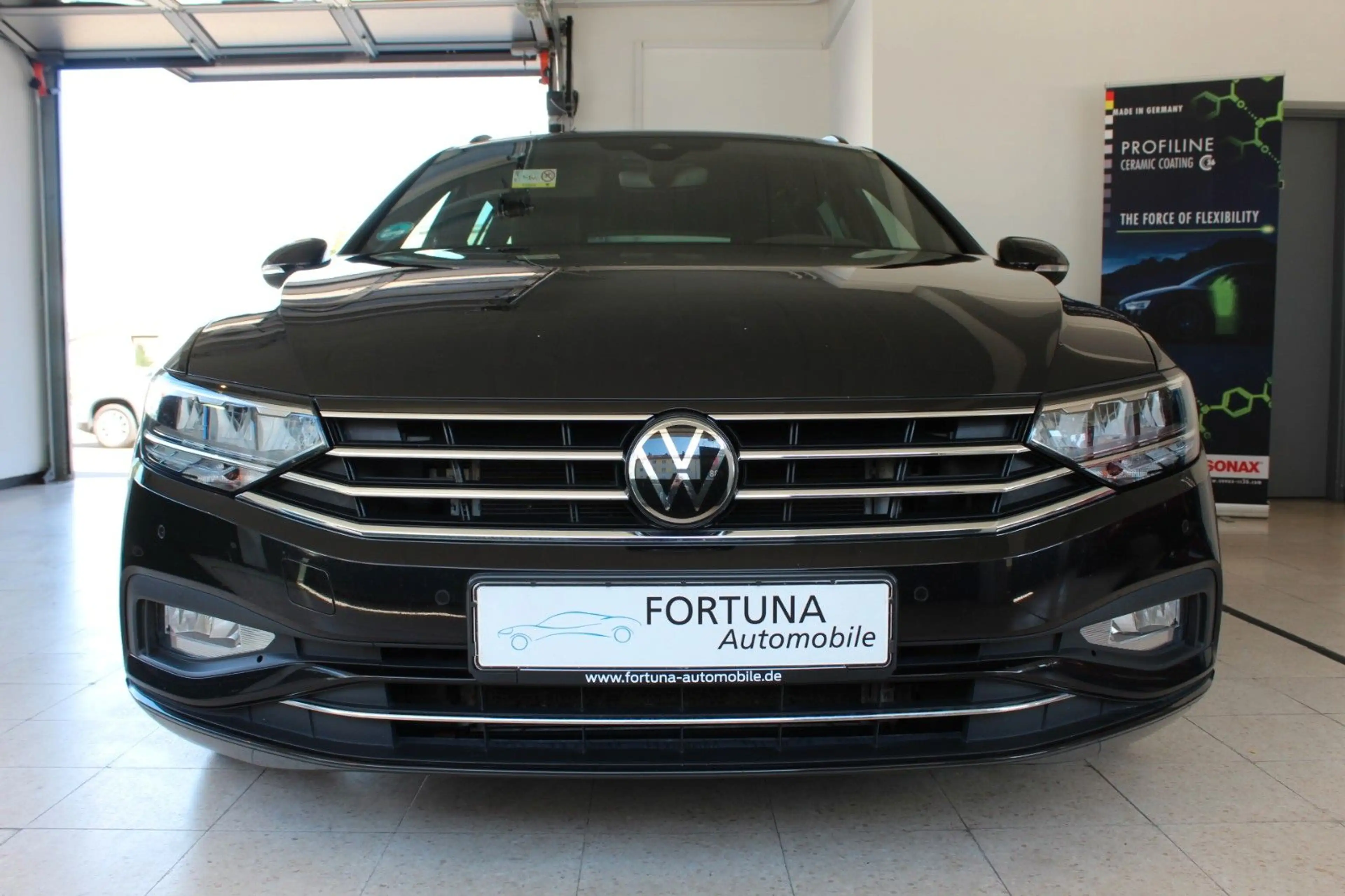 Volkswagen Passat Variant Business Aut. Navi LED — photo 2