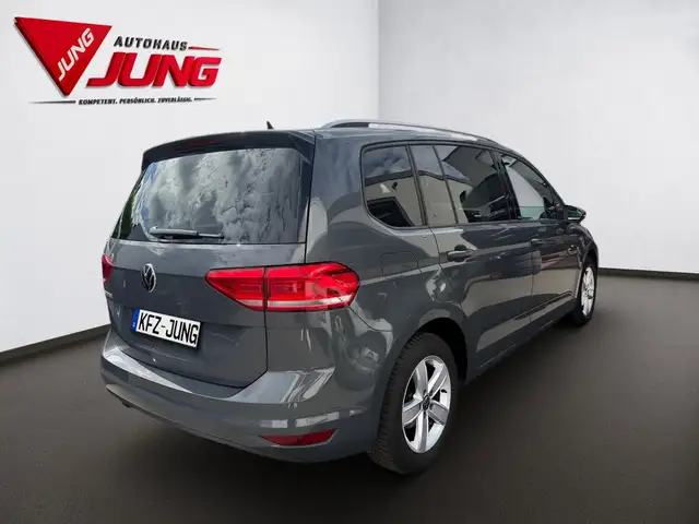 Volkswagen Touran view 7