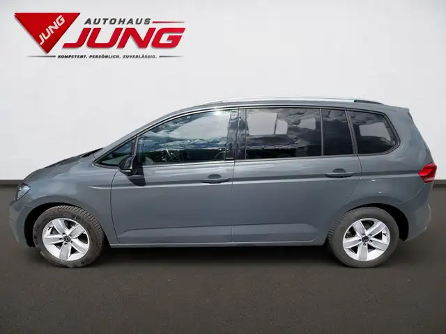Volkswagen Touran view 4
