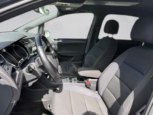 Volkswagen Touran view 12