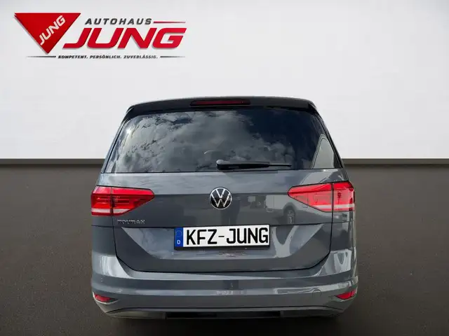 Volkswagen Touran view 10