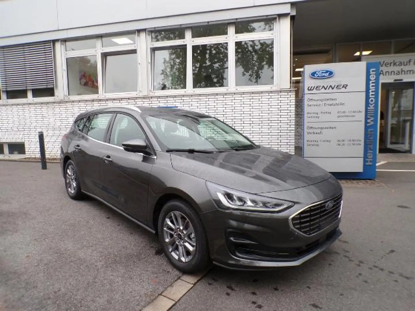 Ford Focus Titanium Turnier LM-Räder / Kamera / Winterpaket Grau - 1